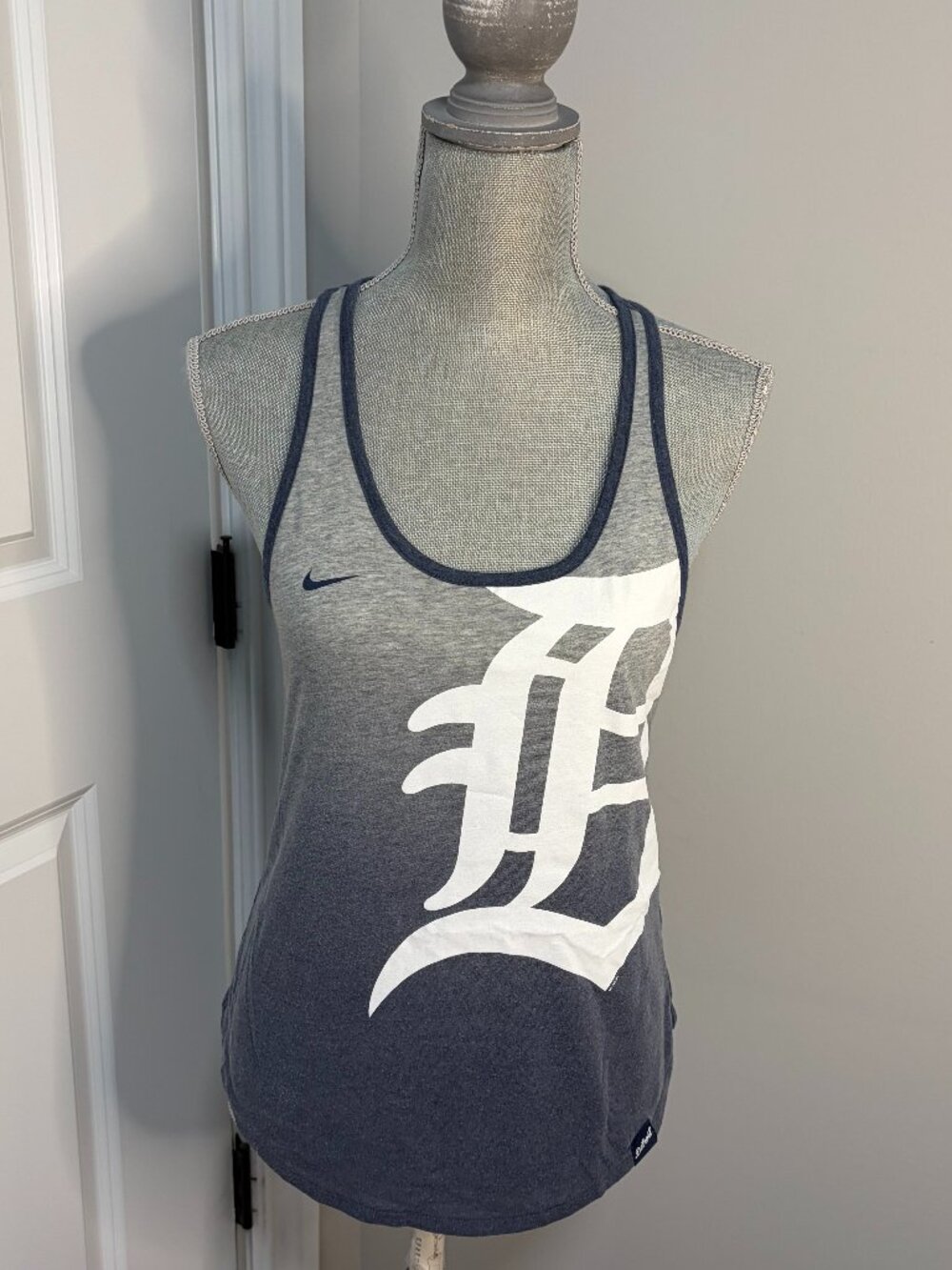 Nike Women's Detroit Tigers Racerback Tank EUC Size M